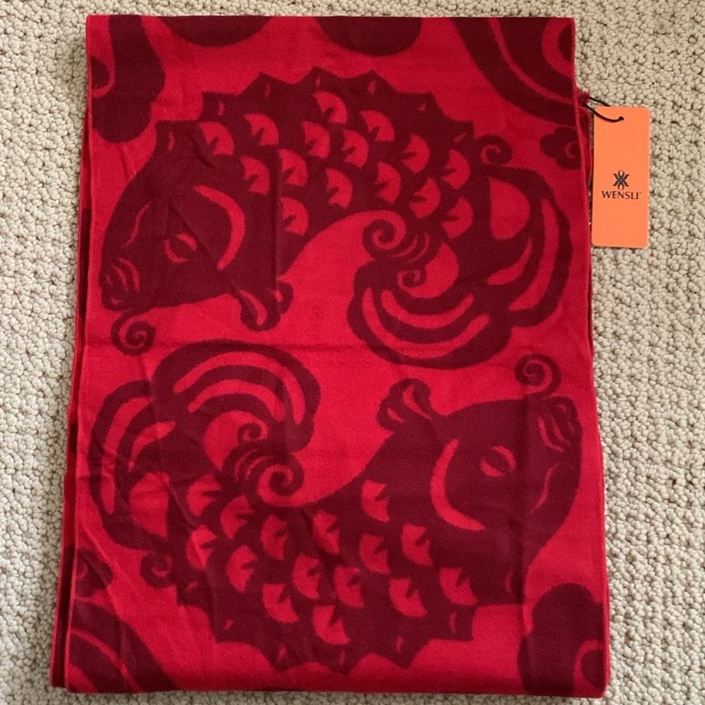 🏵️ Wensli 100% Mulberry silk scarf Double Fish Good Fortune NWT🎁